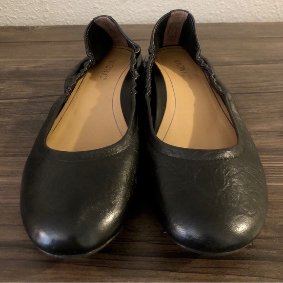 Vionic Alexa Black Leather Slip On Elastic Topline Ballet Flats - Picture 4 of 12